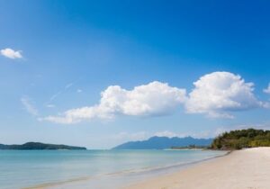pantai tanjung aan di lombok