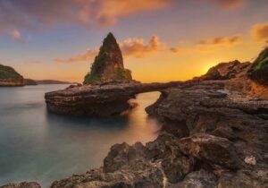 Pesona Sunset Tanjung Bloam